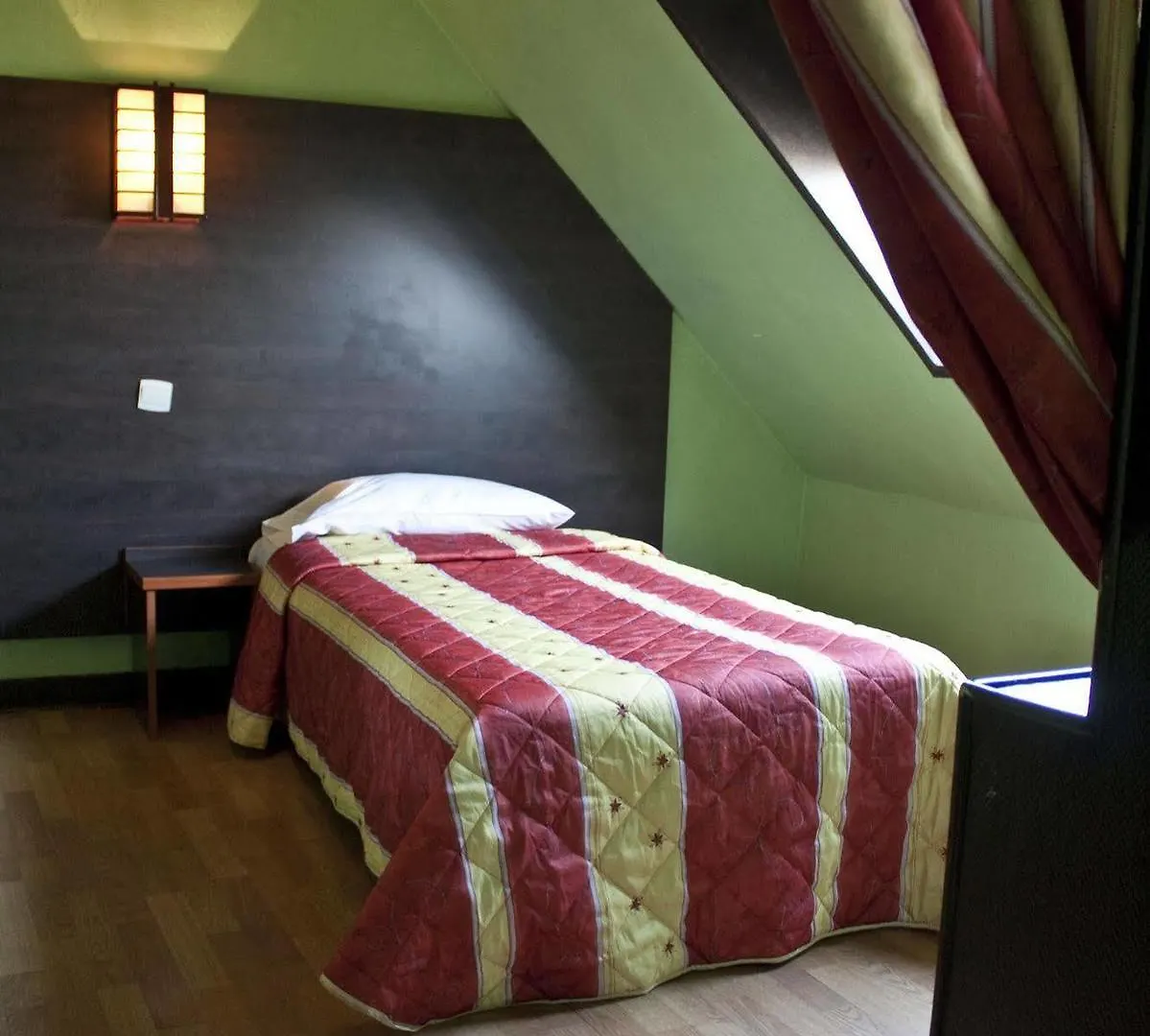 Cambrai Hotel